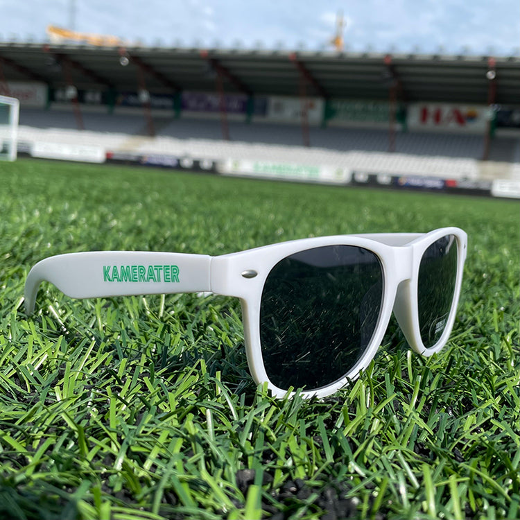 Solbriller for Kamerater